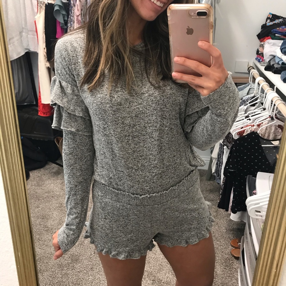 Ruffled pajama set heather gray